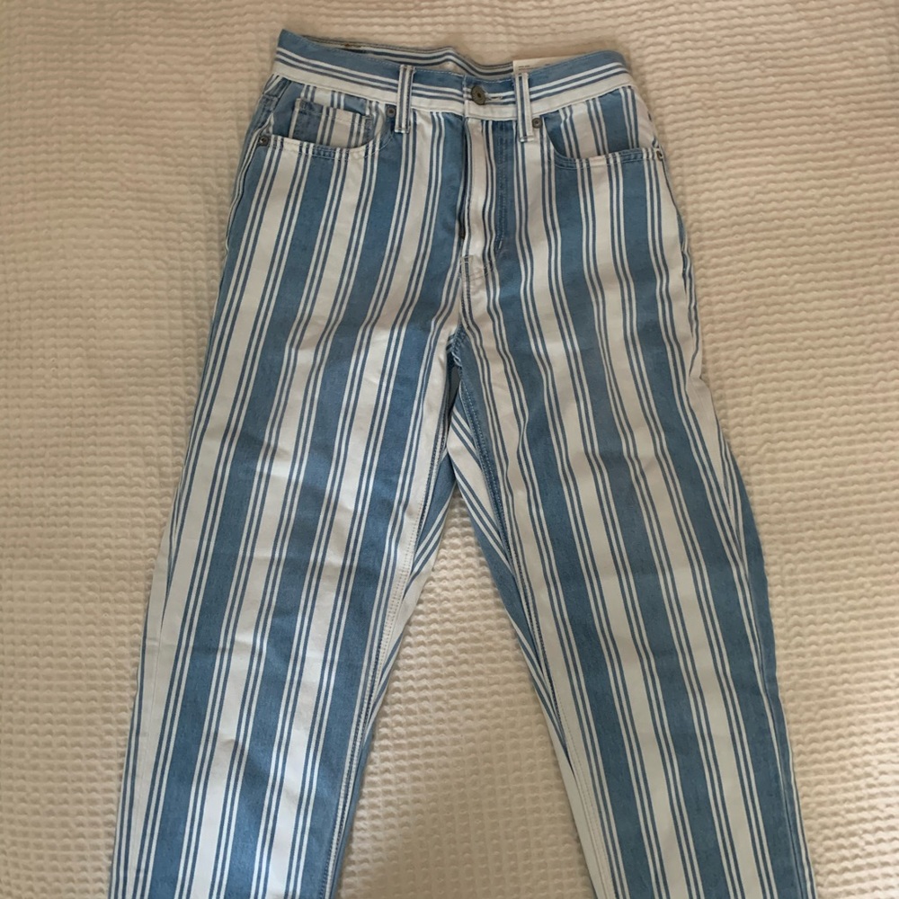 Retro mom jean with pinstripes